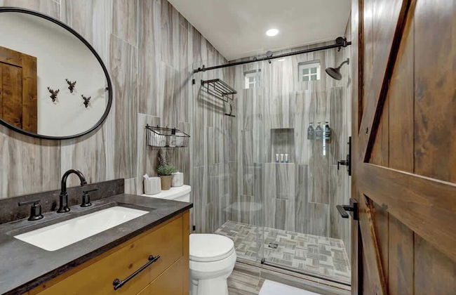 Southern Charm - Near Main With Hot Tub - Foto 10