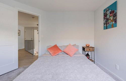 Spacious Central Kirkland Gem with Deck Near Google - Foto 16