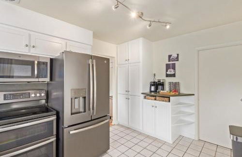 NEW! 1958 Chic Mid-Mod House - Foto 13