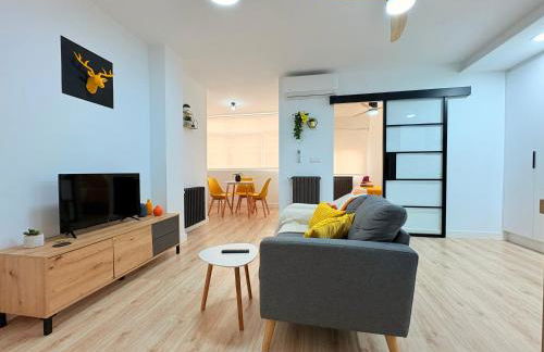 Industrial -Apartamentos Birdie- - Foto 1