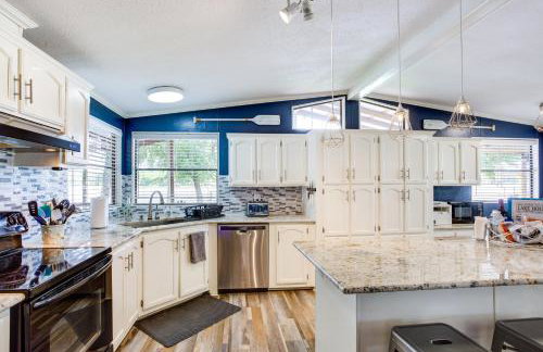 Hot Tub and Dock Lakefront Mabank Home - Foto 9