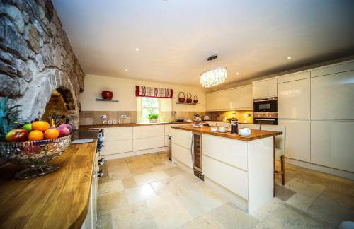 The Old Millhouse - Luxury Retreat with Sauna, Cold Plunge, Yoga & Swim SPA - Photo 15