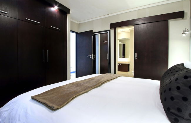 ITC Hospitality Group One Bedrooms Icon Building - Photo 2