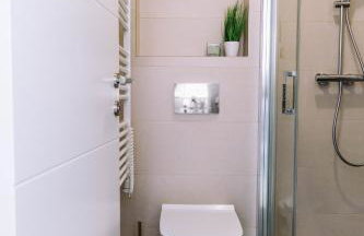Brand New & Comfort Apartment L & L ,free parking + close to beach - Photo 18