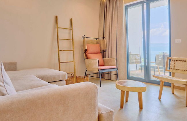 AZAR LUXURY SUITES - Photo 13