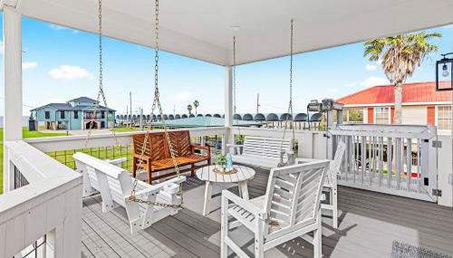 Bring Your Boat! Lake Charles Home w/ Dock & Lift - Foto 2