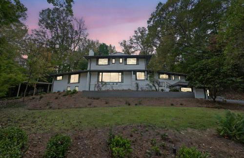 Luxury 7BR Buckhead Oasis w Pool Gameroom Firepit - Foto 9