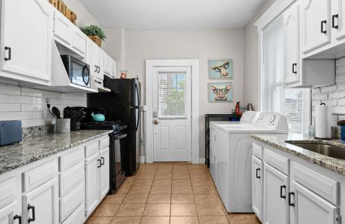 Stylish Home in Historic District Near Riverwalk - Foto 5