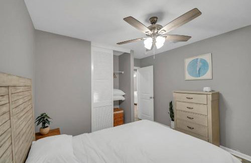 Magnolia - Family-Friendly Comforts, TVs, Grill & Just Steps to the Beach! - Foto 11