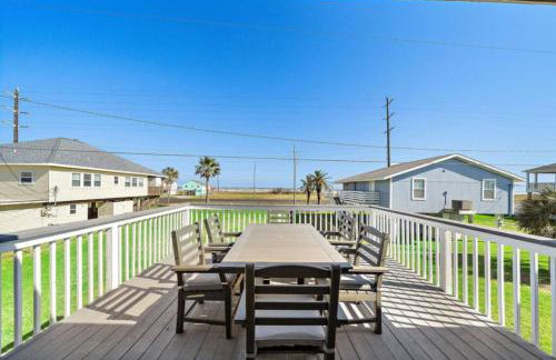 Beach Home with Cowboy Pool, Big Deck and Ocean View - Photo 31