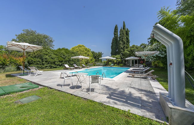 Alberta's Liberty House With Pool - Photo 25