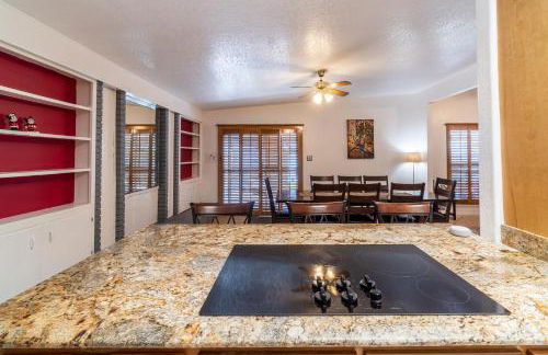 Remodeld5BR Modern Retreat with Covered Pool - Foto 6