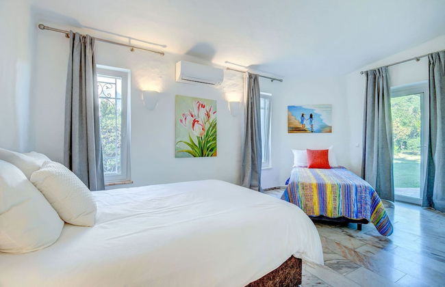 Golfinhos Magnificent Spacious 5 Bedroom Villa - Foto 20