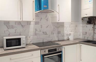 Newly Refurbished 2- Bed Stylish Home - Foto 26