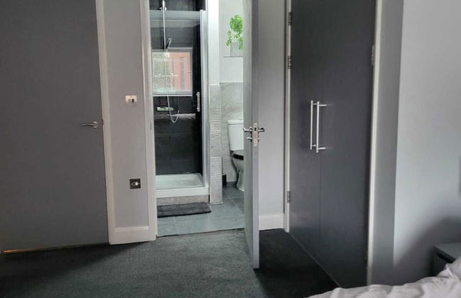 Stunning 3-bed Apartment in Heart of Cardiff Bay - Foto 2
