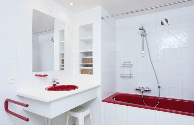 Cozy Family Home in Humain - Photo 23