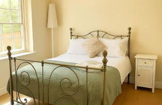 2 bed Town Apartment - Foto 1