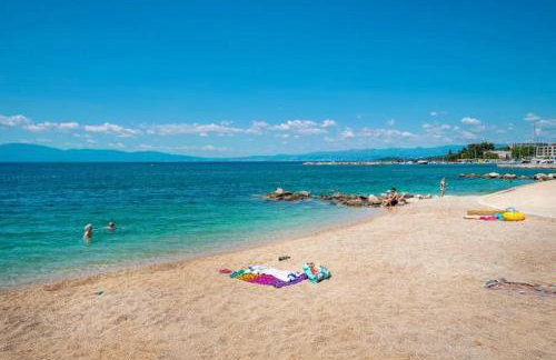 Romantic villa with pool, surrounded by nature - ID 2507 - by TRAVELER tourist agency Krk - Foto 12