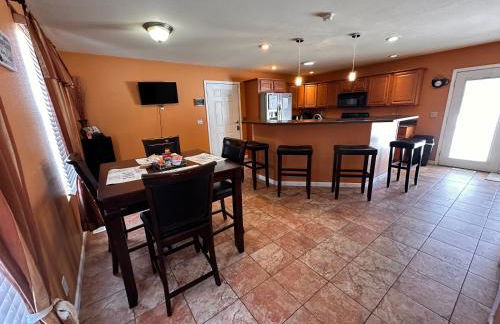 A huge Sprawling House on a large lot -15 minutes to St Louis - Foto 13