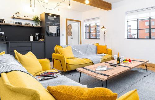 Spacious Loft Apartment - Smart TV - WiFi - On Street Parking 1NT - Foto 1