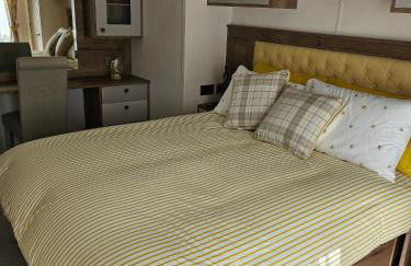 Still Waters Luxury Retreat with Hot Tub -Tattershall Lakes - Foto 7