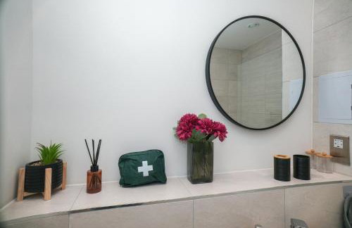 Little Haven Thames view Free Parking Closer to Heathrow - Foto 30