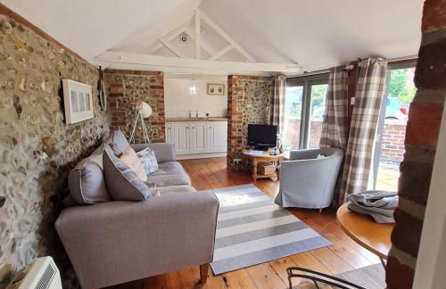 Characterful Cottage Daisy Lodge - Photo 1