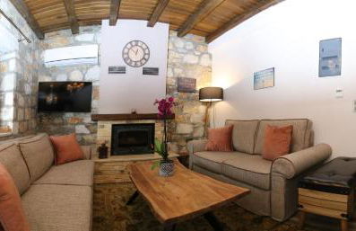 Petrines Villes Avramilias - Photo 77