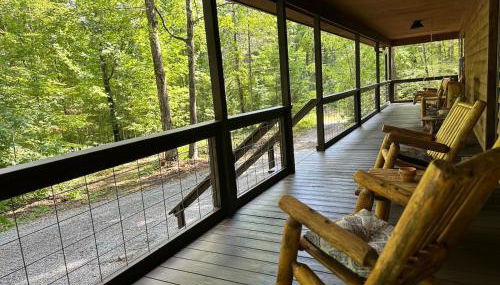 Laurelwood Luxury Cabin Hot Tub - Photo 2