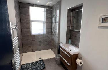 Sparkling Space - Twin or King Beds - Photo 46