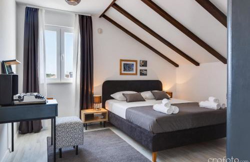 Grandfather's House - Photo 31