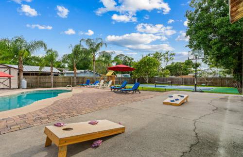 Tropical Oasis- Pickleball, Pool, Hot Tub- 15 min to beach - Photo 22