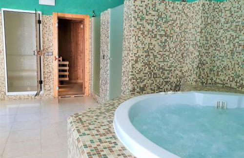 LUXURY APARTMENT FRONTAL TO THE SEA IN ESTEPONA DONCELLA BEACH - Photo 54