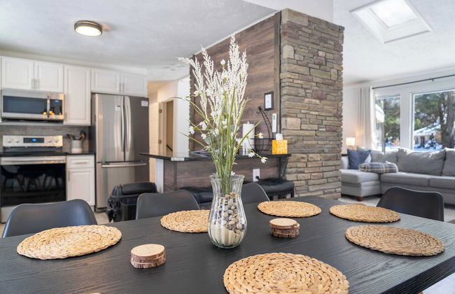 Birchwood by Avantstay Game Room + Lake Access - Photo 26