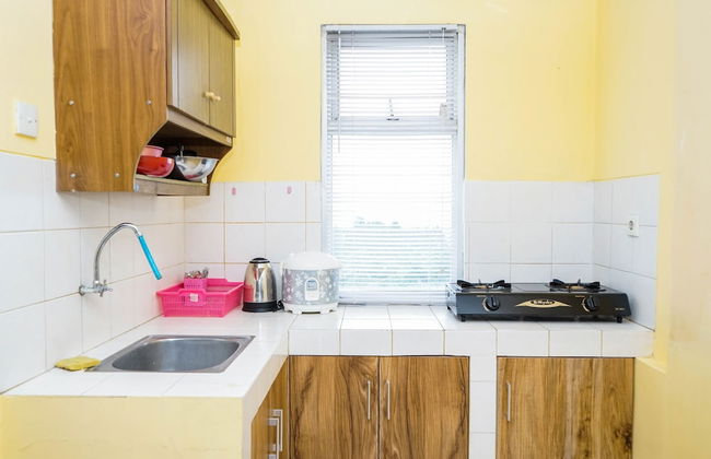 Comfy and Cozy 2BR Great Western Resort Apartment - Foto 10