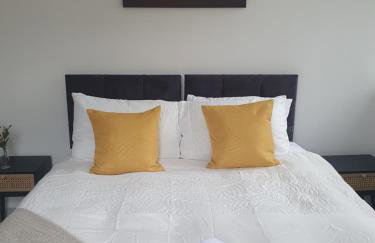 Modern 2 Bed Apartment, Desborough, Kettering, Sleeps 5, Free Parking, WIFI, Ideal for Contractors, Professionals, Families and Relocations - Photo 32