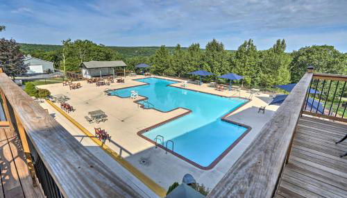 Luxury Home with Game Room, 4 Mi to Bushkill Falls! - Photo 5