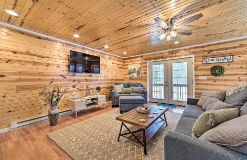 Lovely Elmira Cabin with Deck, 18 Mi to Gaylord - Foto 1