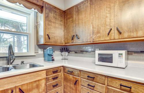 Eagle River Snowmobile and Lakefront Escape - Photo 9