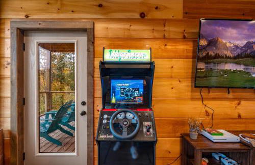 The Overlook - '21 Cabin - Gorgeous Unobstructed Views - Fire Pit Table - GameRm - HotTub - Xbox - Lots of Bears - Foto 49