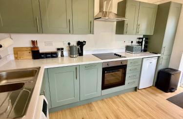 Four Counties Cottage in Collyweston by Amber Stays, Perfect for Getaways with Free Parking - Foto 9