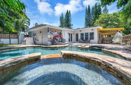 Modern Tropical Pool House North Miami Hot Tub - Foto 38