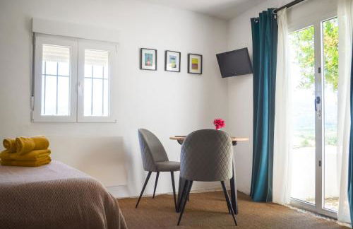 City Central Studio +Private Garden +Amazing View - Photo 9