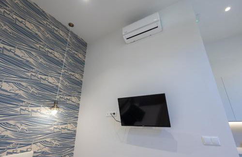 FLORIT FLATS - The Mediterranean Suites - Photo 13