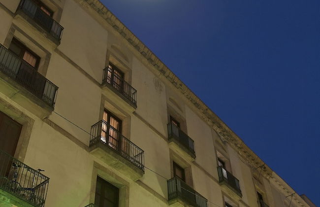 Aspasios Plaza Real Apartments - Foto 26