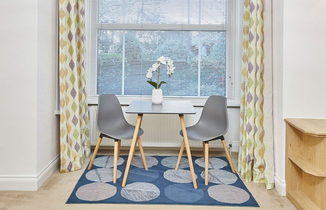 Host Stay Thamesview - Photo 3