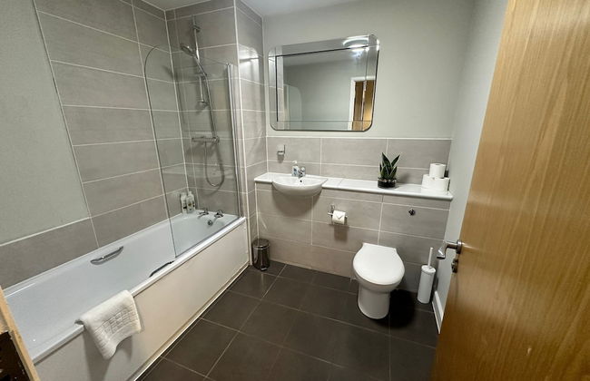 Adelphi Wharf Apartments by Beehosting - Photo 62