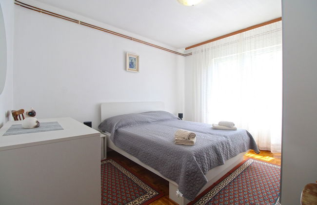 Apartment 1198 - Photo 2