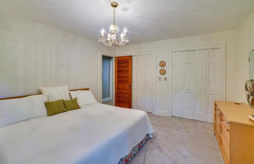 Fifties Beaufort Home with Patio, On Newport River! - Foto 11