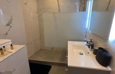 Newly renovated spacious apartment in Montorgeuil area - Photo 7